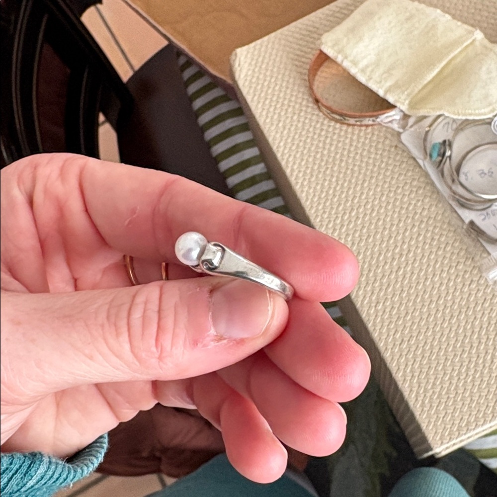 James Avery Retired Silver Pearl Ring - Picture 16 of 16
